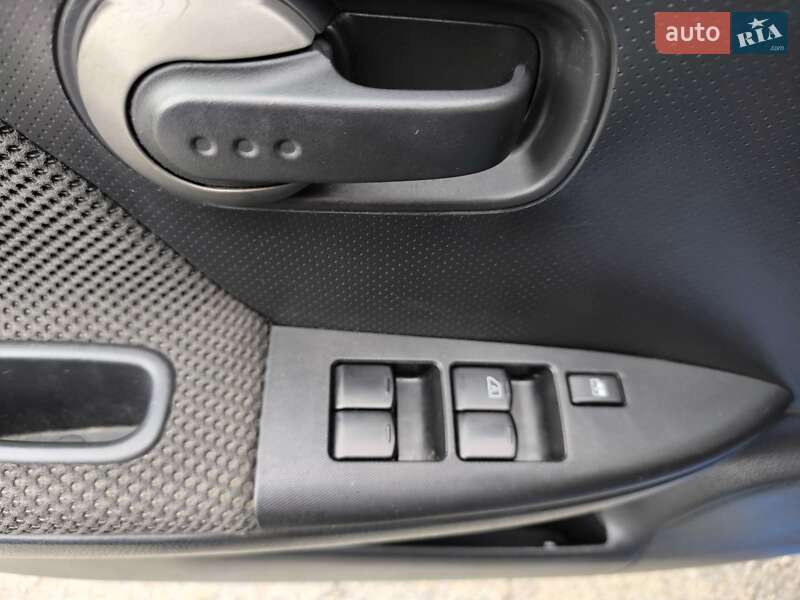 Хэтчбек Nissan Note 2007 в Ахтырке фото 23 Хэтчбек Nissan Note 2007 в Ахтырке