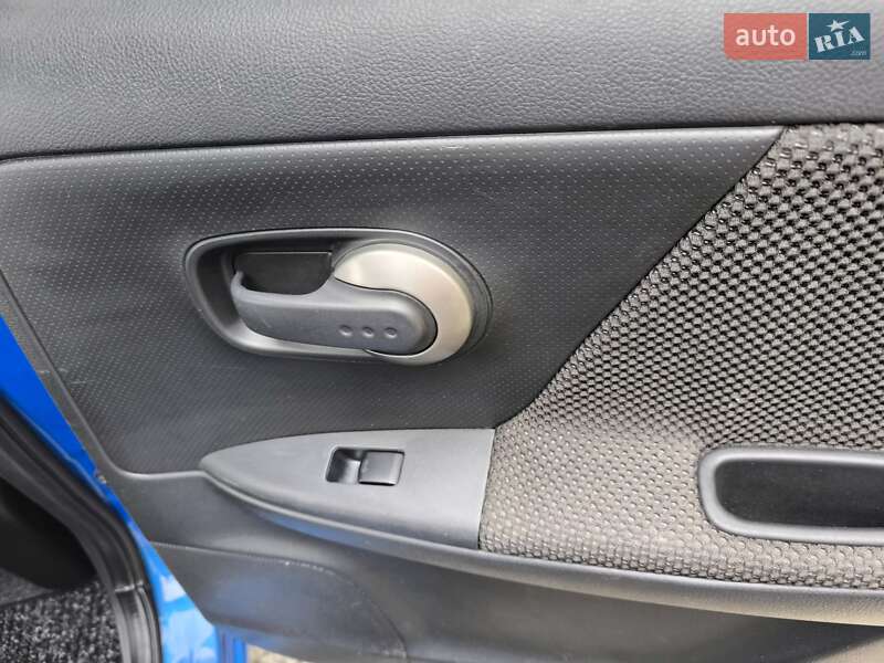 Хэтчбек Nissan Note 2007 в Ахтырке фото 27 Хэтчбек Nissan Note 2007 в Ахтырке