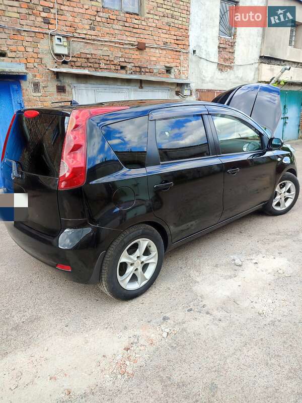 Хетчбек Nissan Note 2012 в Рівному фото 11 Хетчбек Nissan Note 2012 в Рівному