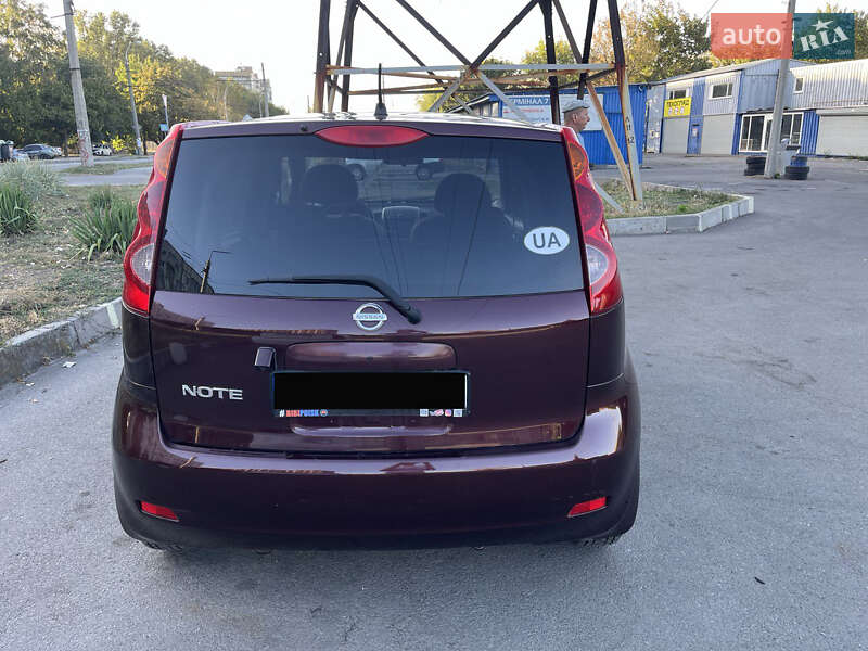 Хетчбек Nissan Note 2012 в Запоріжжі фото 3 Хетчбек Nissan Note 2012 в Запоріжжі