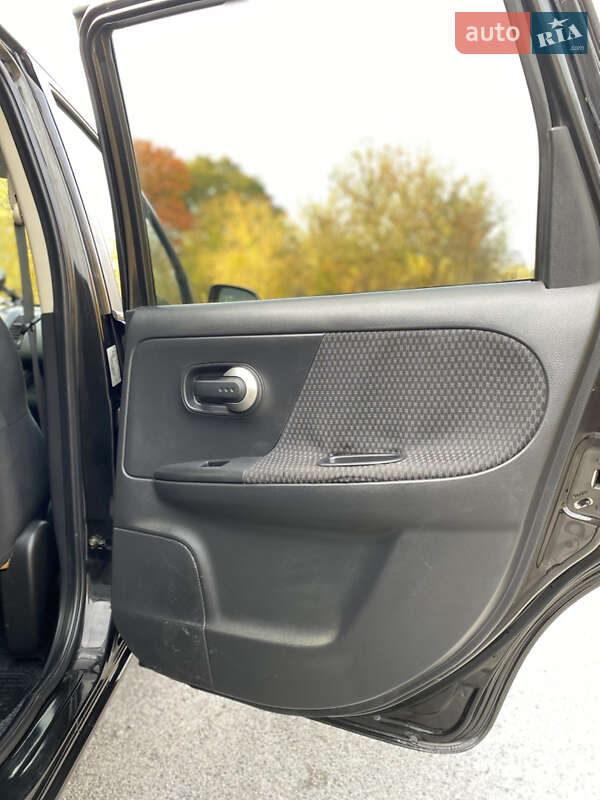 Хетчбек Nissan Note 2006 в Хоролі фото 28 Хетчбек Nissan Note 2006 в Хоролі