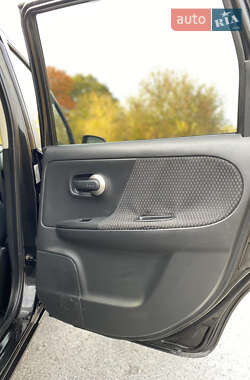 Хэтчбек Nissan Note 2006 в  фото 28 Хэтчбек Nissan Note 2006 в