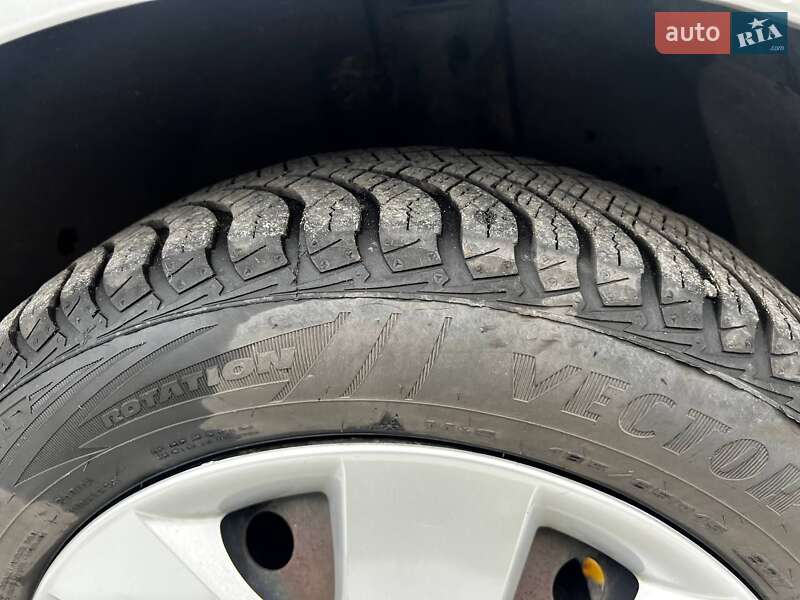 Хэтчбек Nissan Note 2010 в Кременчуге фото 15 Хэтчбек Nissan Note 2010 в Кременчуге