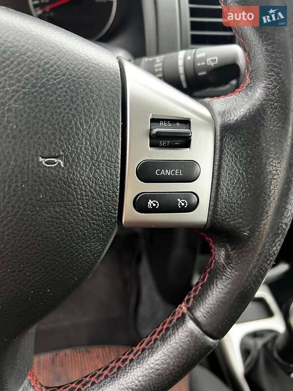 Хэтчбек Nissan Note 2010 в Кременчуге фото 30 Хэтчбек Nissan Note 2010 в Кременчуге