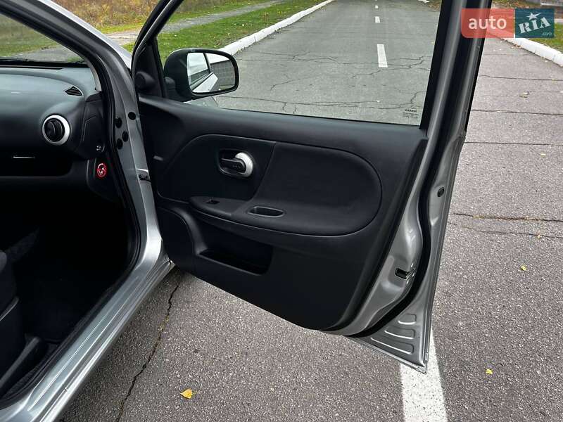 Хэтчбек Nissan Note 2010 в Кременчуге фото 36 Хэтчбек Nissan Note 2010 в Кременчуге