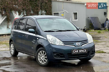 Хэтчбек Nissan Note 2012 в 