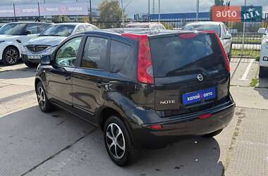 Хэтчбек Nissan Note 2006 в 