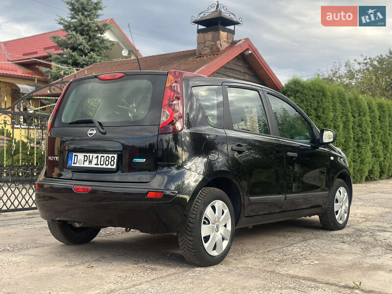 Хэтчбек Nissan Note 2009 в Дубно