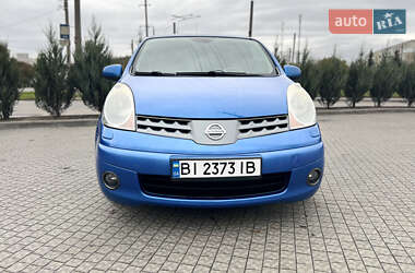 Хэтчбек Nissan Note 2007 в 