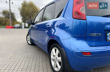 Хэтчбек Nissan Note 2007 в 