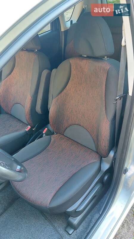 Хэтчбек Nissan Note 2010 в Луцке