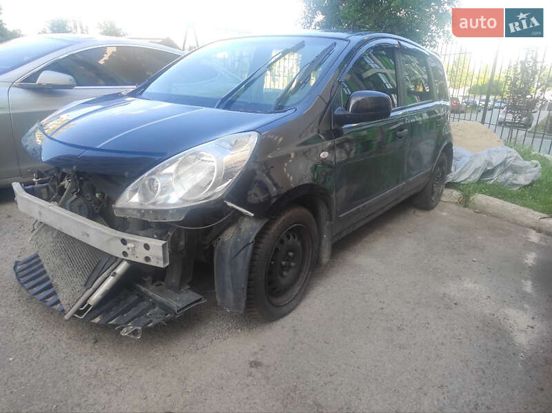 Хетчбек Nissan Note 2011 в Черкасах