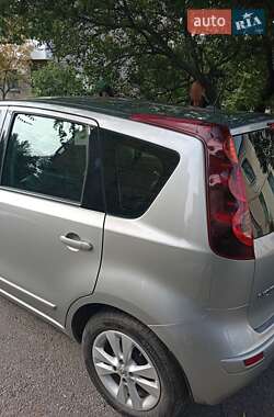 Хэтчбек Nissan Note 2013 в 