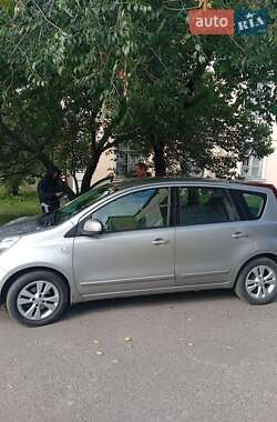 Хэтчбек Nissan Note 2013 в 