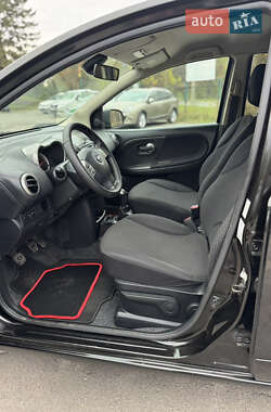 Хэтчбек Nissan Note 2006 в 