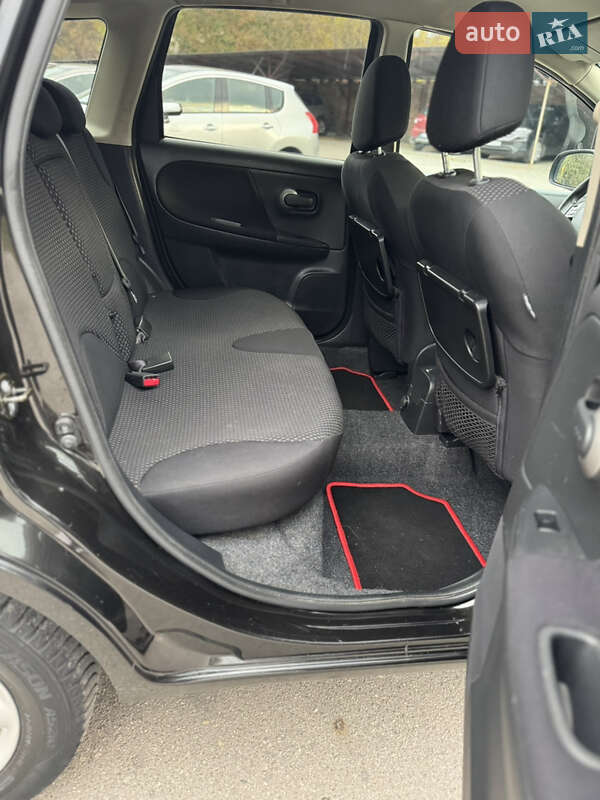 Хэтчбек Nissan Note 2006 в Хмельницком