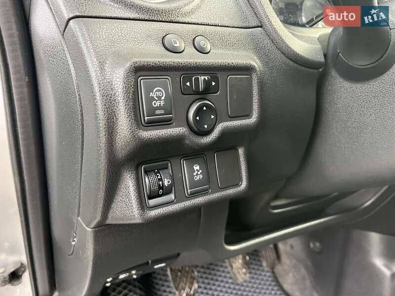 Хетчбек Nissan Note 2014 в Володимирі фото 43 Хетчбек Nissan Note 2014 в Володимирі