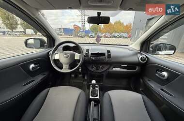 Хэтчбек Nissan Note 2012 в 