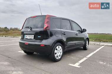 Хэтчбек Nissan Note 2009 в 
