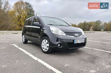 Хэтчбек Nissan Note 2009 в 