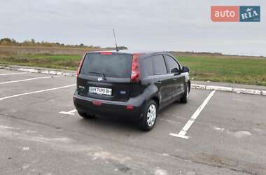 Хэтчбек Nissan Note 2009 в 