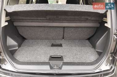 Хэтчбек Nissan Note 2009 в 