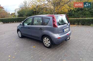 Хэтчбек Nissan Note 2008 в 