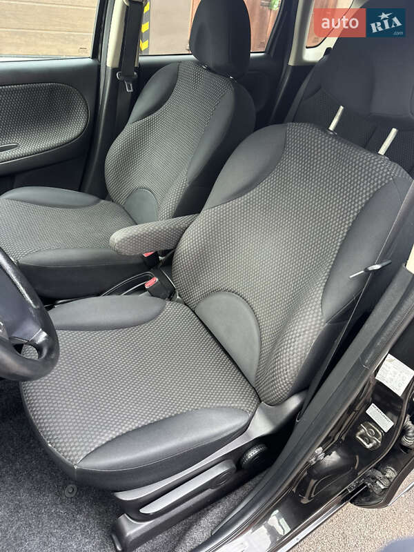 Хэтчбек Nissan Note 2006 в Киеве