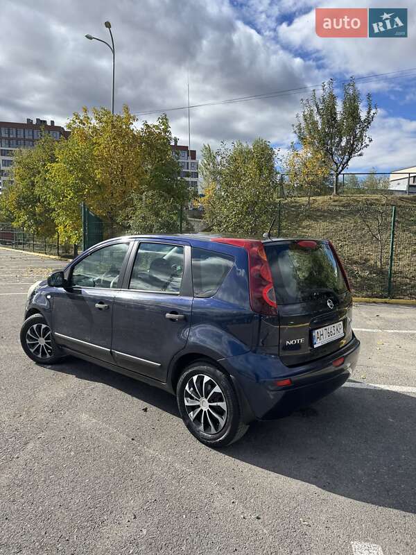 Хэтчбек Nissan Note 2011 в Ужгороде