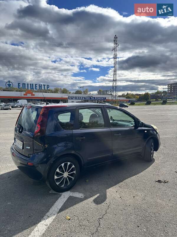 Хэтчбек Nissan Note 2011 в Ужгороде