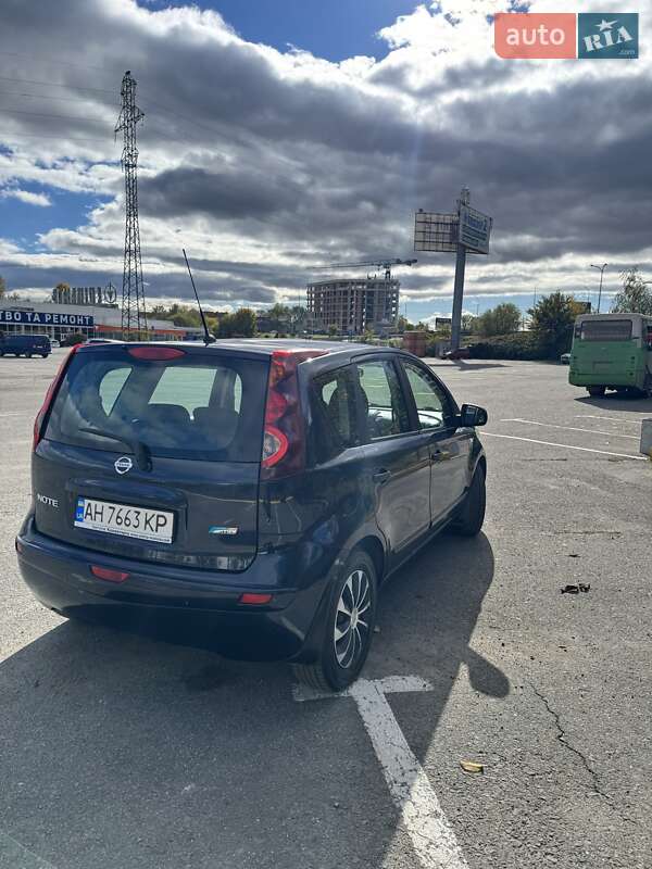 Хэтчбек Nissan Note 2011 в Ужгороде