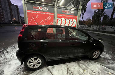 Хэтчбек Nissan Note 2009 в 