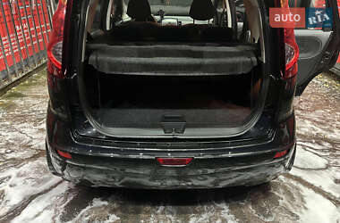 Хэтчбек Nissan Note 2009 в 