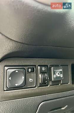 Хэтчбек Nissan Note 2010 в 