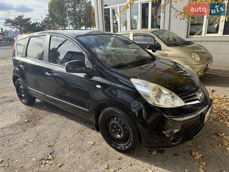 Хэтчбек Nissan Note 2013 в Днепре