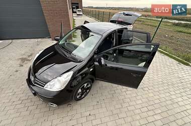 Хэтчбек Nissan Note 2012 в 