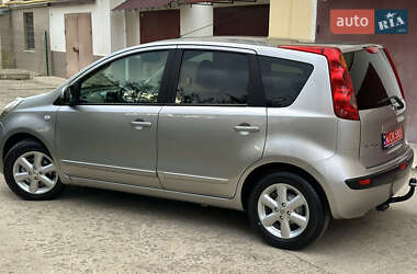 Хэтчбек Nissan Note 2006 в 