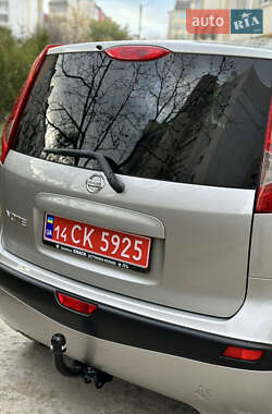 Хэтчбек Nissan Note 2006 в 