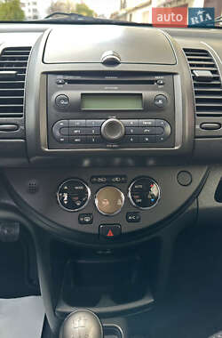 Хэтчбек Nissan Note 2006 в 