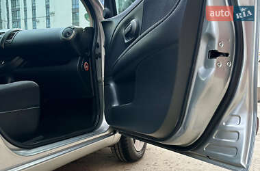 Хэтчбек Nissan Note 2006 в 