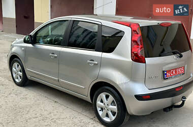 Хэтчбек Nissan Note 2006 в 