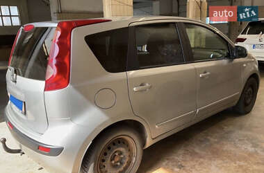 Хэтчбек Nissan Note 2006 в 