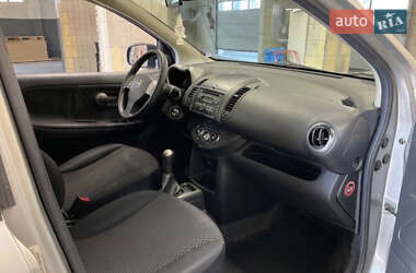 Хэтчбек Nissan Note 2006 в 