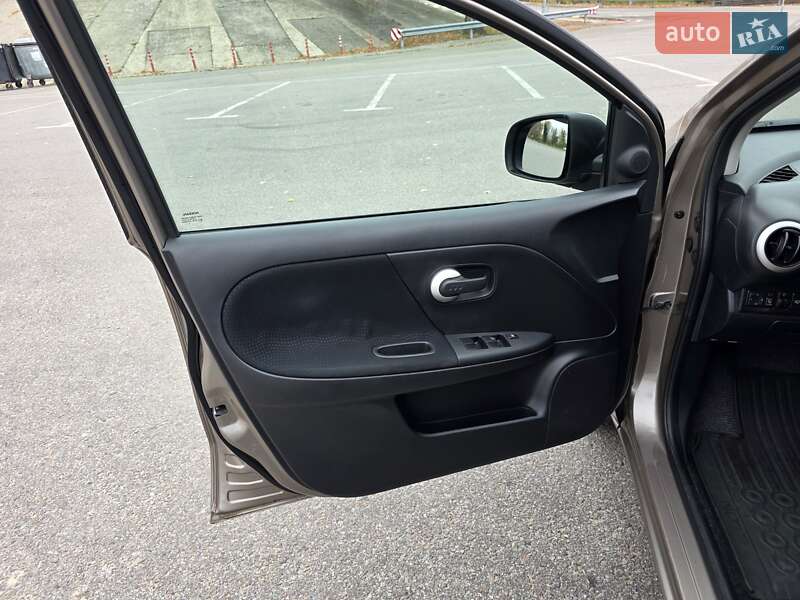 Хэтчбек Nissan Note 2012 в Киеве фото 35 Хэтчбек Nissan Note 2012 в Киеве