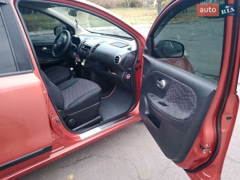 Хетчбек Nissan Note 2006 в Києві фото 7 Хетчбек Nissan Note 2006 в Києві