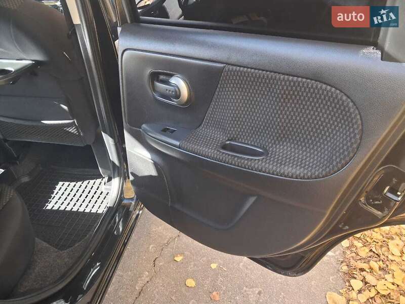 Хэтчбек Nissan Note 2008 в Виннице фото 17 Хэтчбек Nissan Note 2008 в Виннице