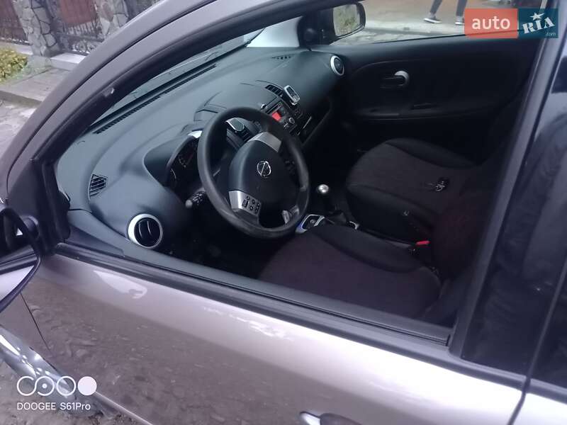 Хетчбек Nissan Note 2011 в Рахові