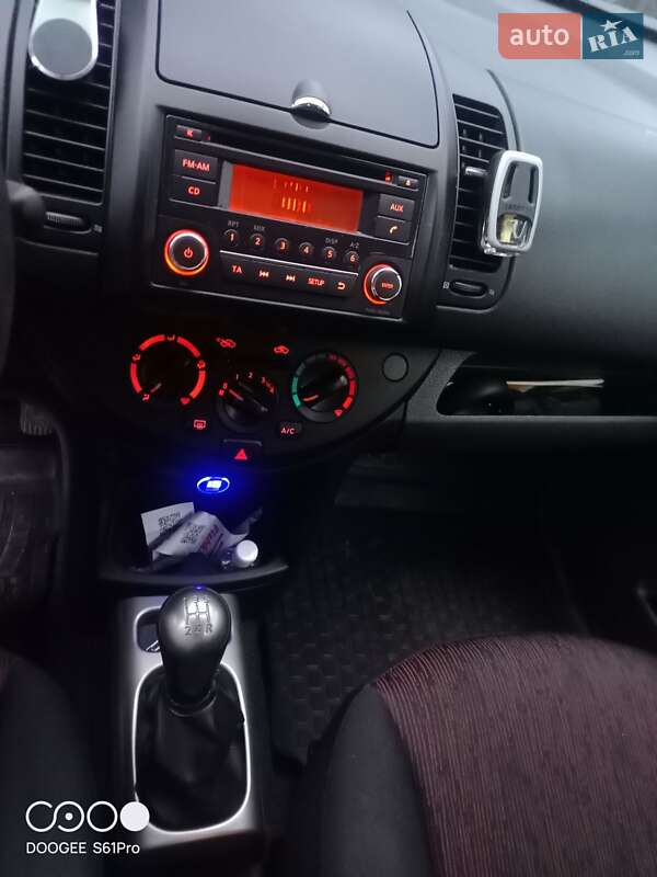 Хетчбек Nissan Note 2011 в Рахові