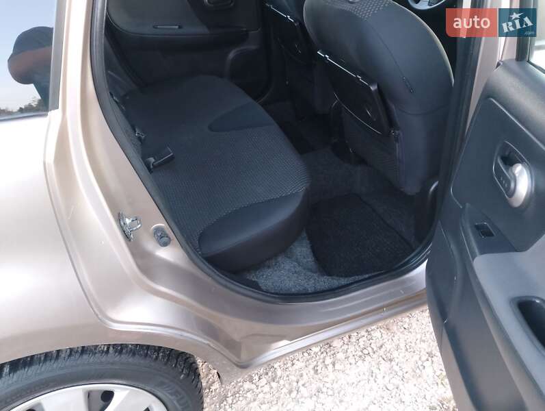 Хэтчбек Nissan Note 2008 в Тернополе