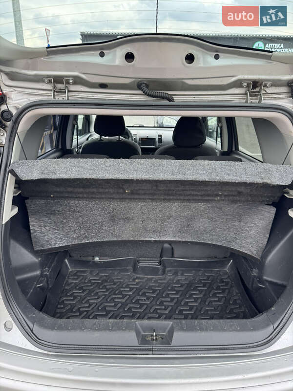 Хэтчбек Nissan Note 2011 в Ивано-Франковске